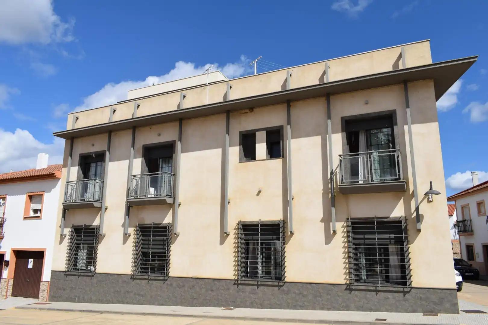 Vista exterior de Edificio en venta en San Bartolomé de la Torre