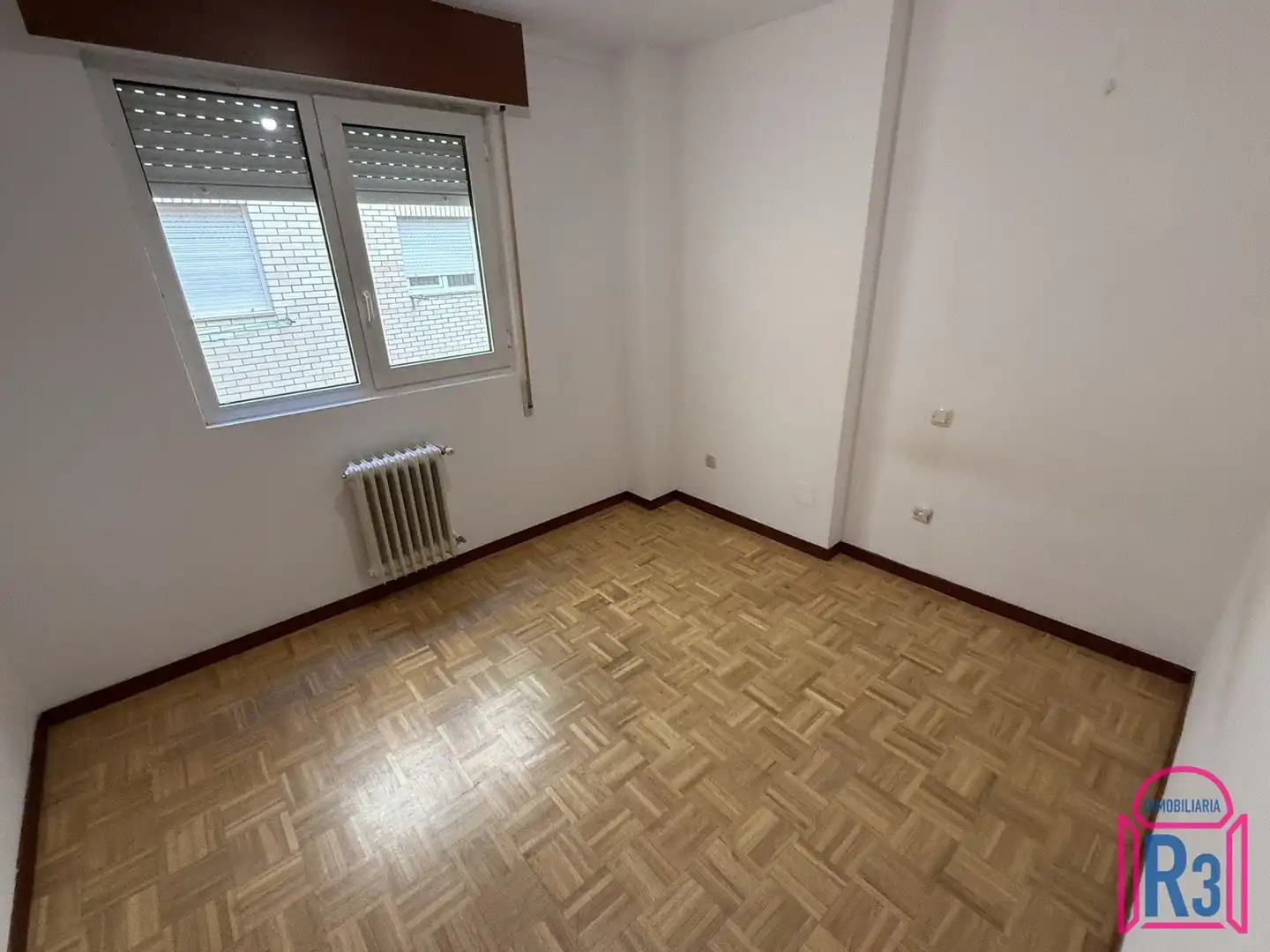 Habitación de Piso de alquiler en León Capital  con Calefacción, Terraza y Trastero
