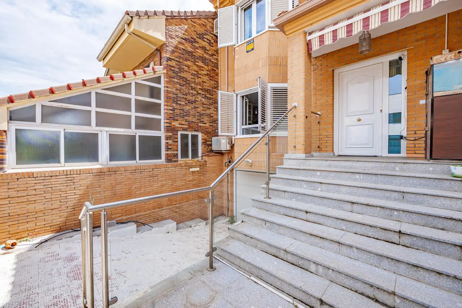 Exterior view of Detached homes for sale in Valdemoro  with Air Conditioner and Heating