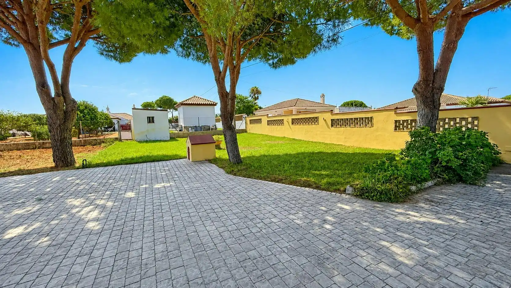 Vista exterior de Casa o chalet en venta en Chiclana de la Frontera con Jardín privado, Terraza y Trastero
