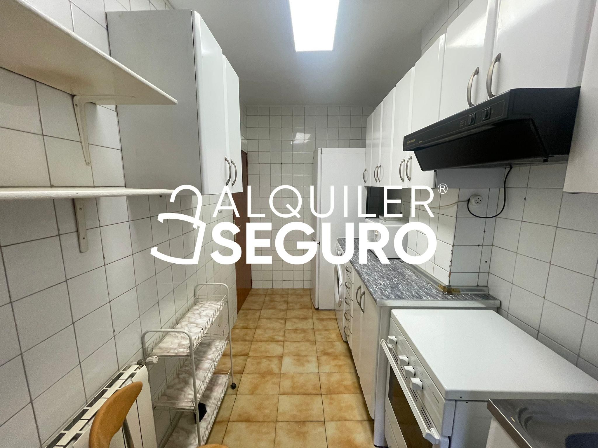 Cuina de Pis de lloguer en  Madrid Capital amb Calefacció