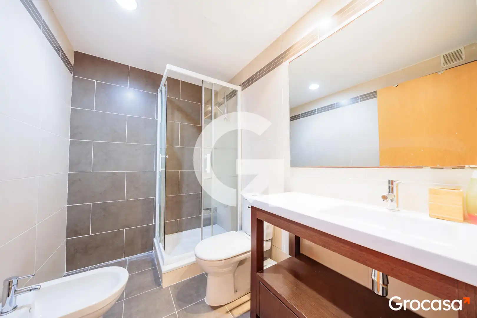 Bathroom of Ground floor for sale in Terrassa  with Air Conditioner, Heating and Private garden