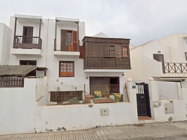 Adosado con balcón en venta en Calle Grumete 48