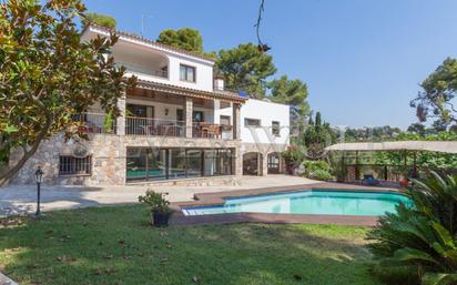 Jardí de Casa o xalet en venda en Castelldefels amb Aire condicionat, Terrassa i Piscina