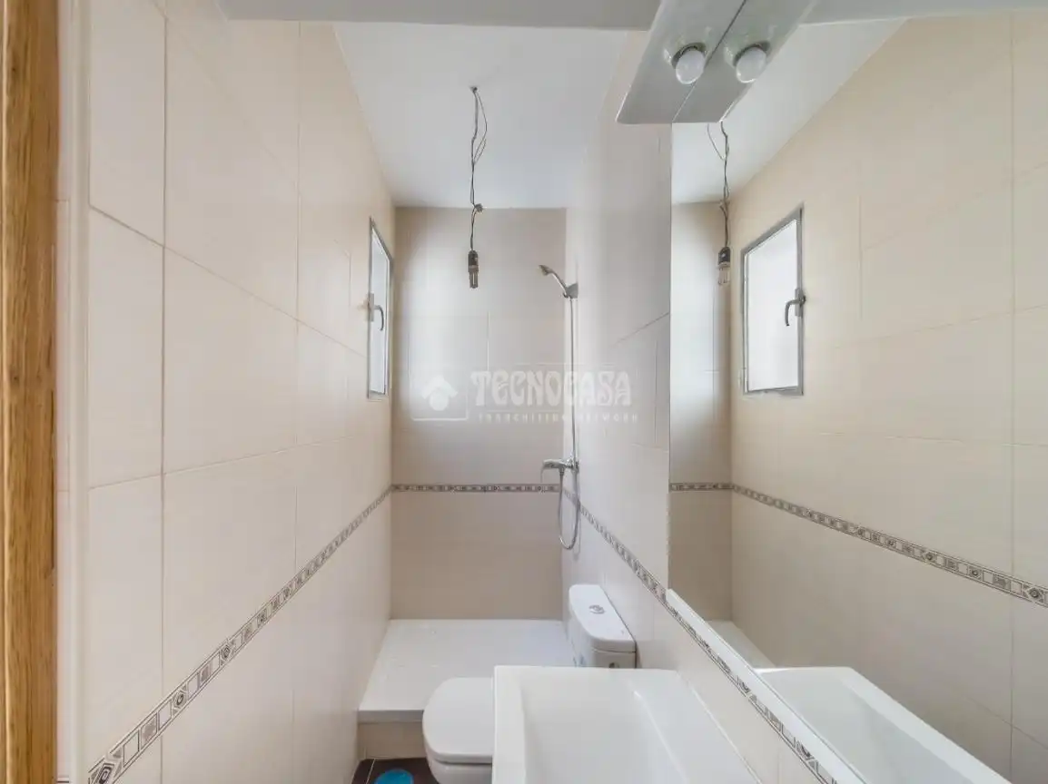 Baño de Piso en venta en Madrid con Alarma