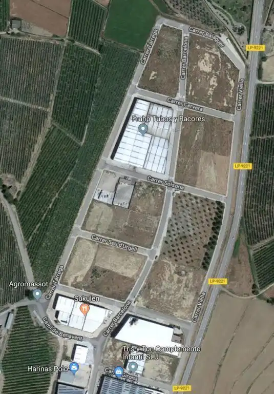 Terreno industrial en venta en Torre-serona