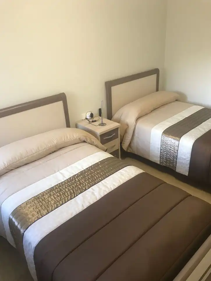 Schlafzimmer von Wohnung zur Miete in Gijón  mit Heizung, Parkett und Möbliert