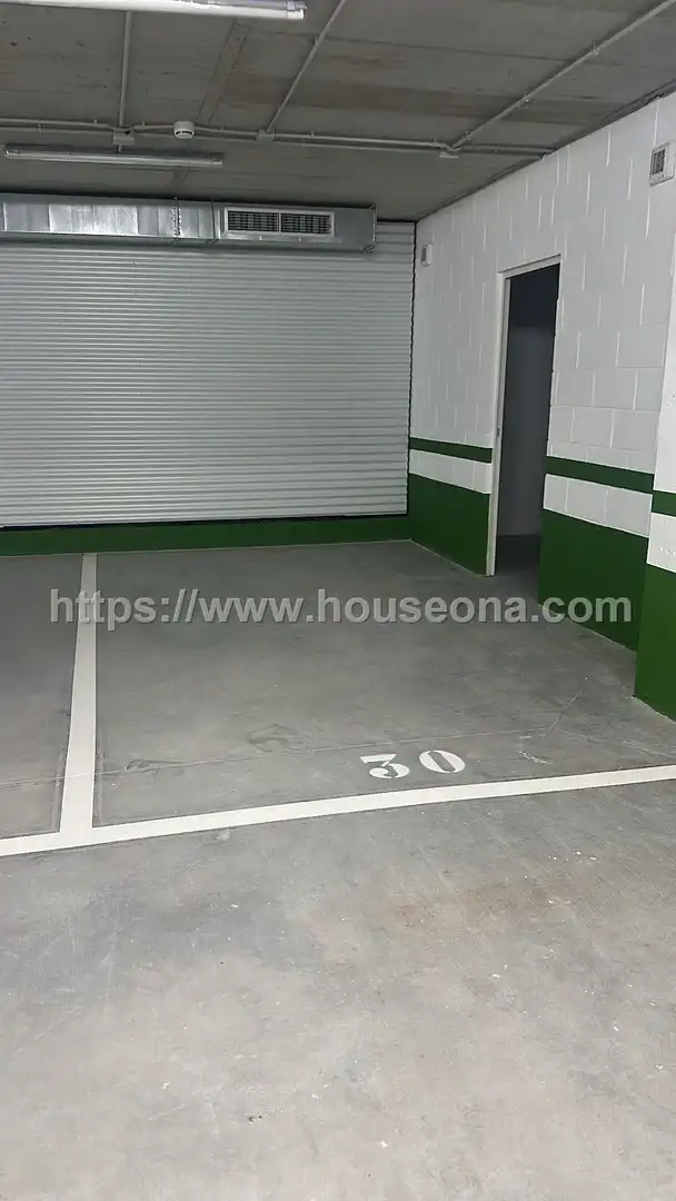 Parking de Ático de alquiler en Bilbao  con Calefacción, Terraza y Trastero
