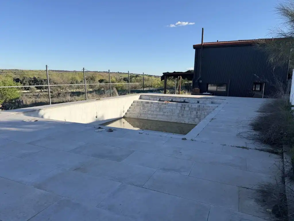 Piscina de Finca rústica en venta en Navalcarnero