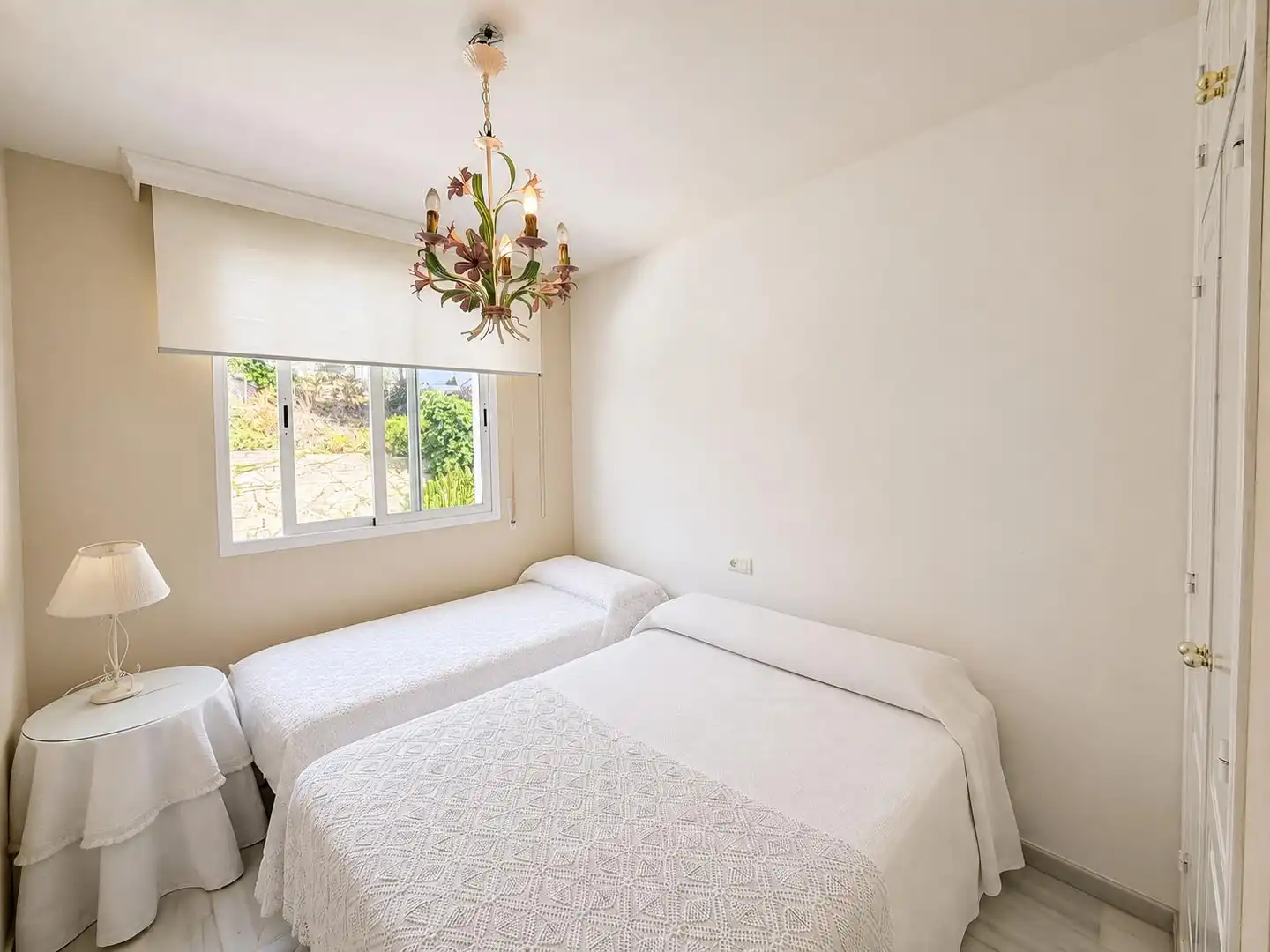Habitación de Piso de alquiler en Almuñécar con Amueblado, Balcón y Piscina comunitaria