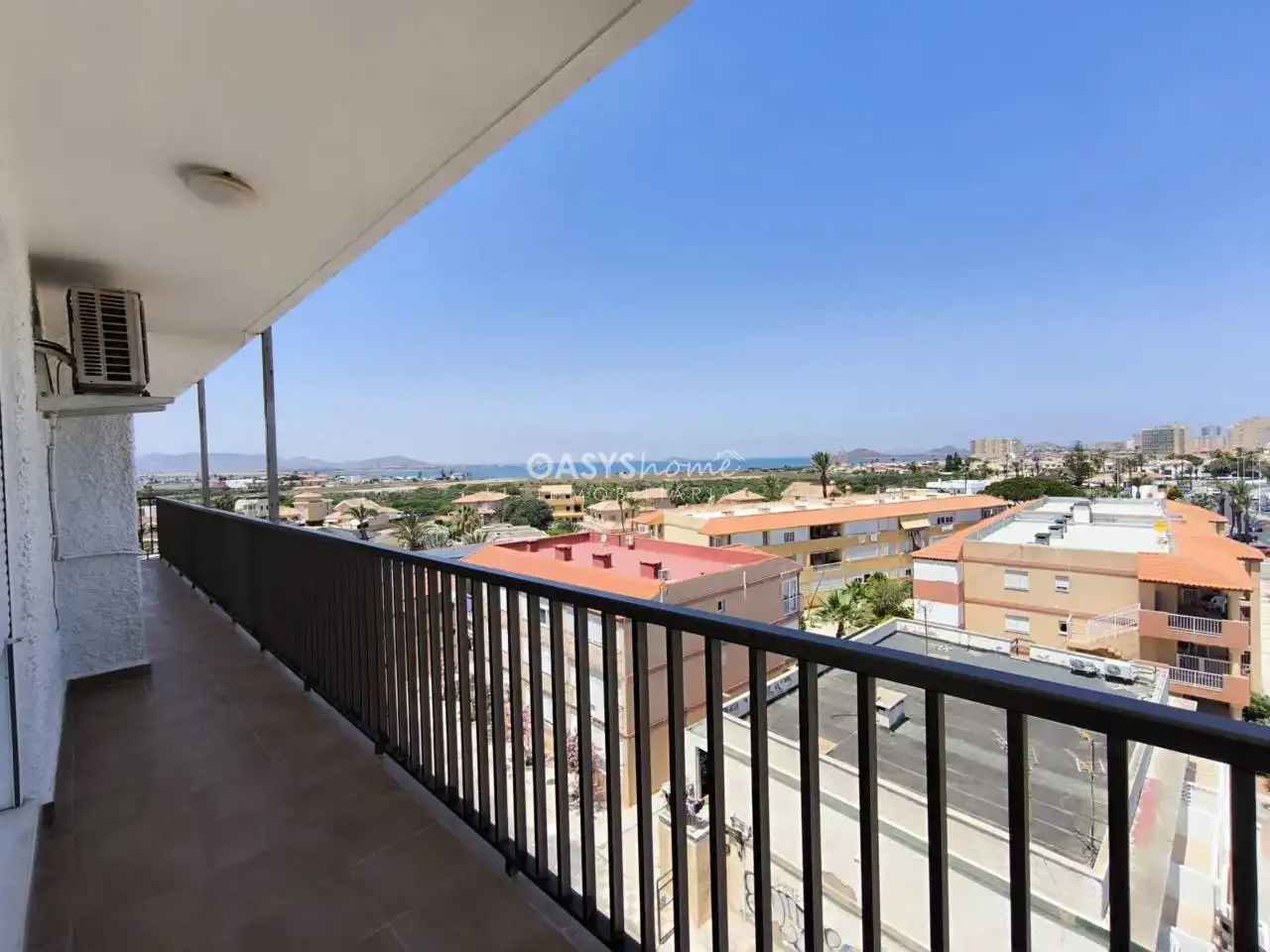 Terraza de Piso de alquiler en La Manga del Mar Menor con Terraza, Trastero y Amueblado