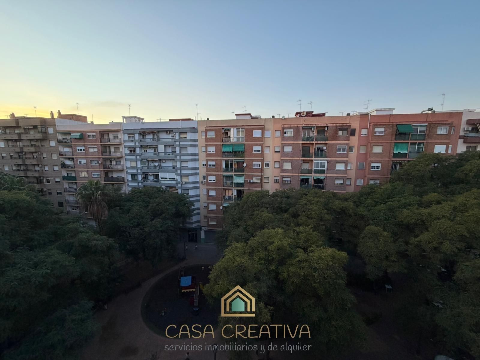 Vista exterior de Pis de lloguer en  Valencia Capital amb Aire condicionat, Calefacció i Balcó