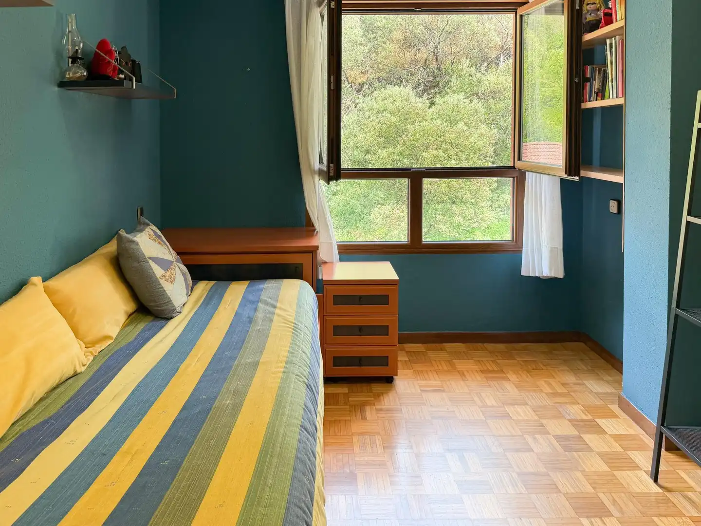 Habitación de Piso en venta en Mieres (Asturias) con Calefacción, Parquet y Amueblado