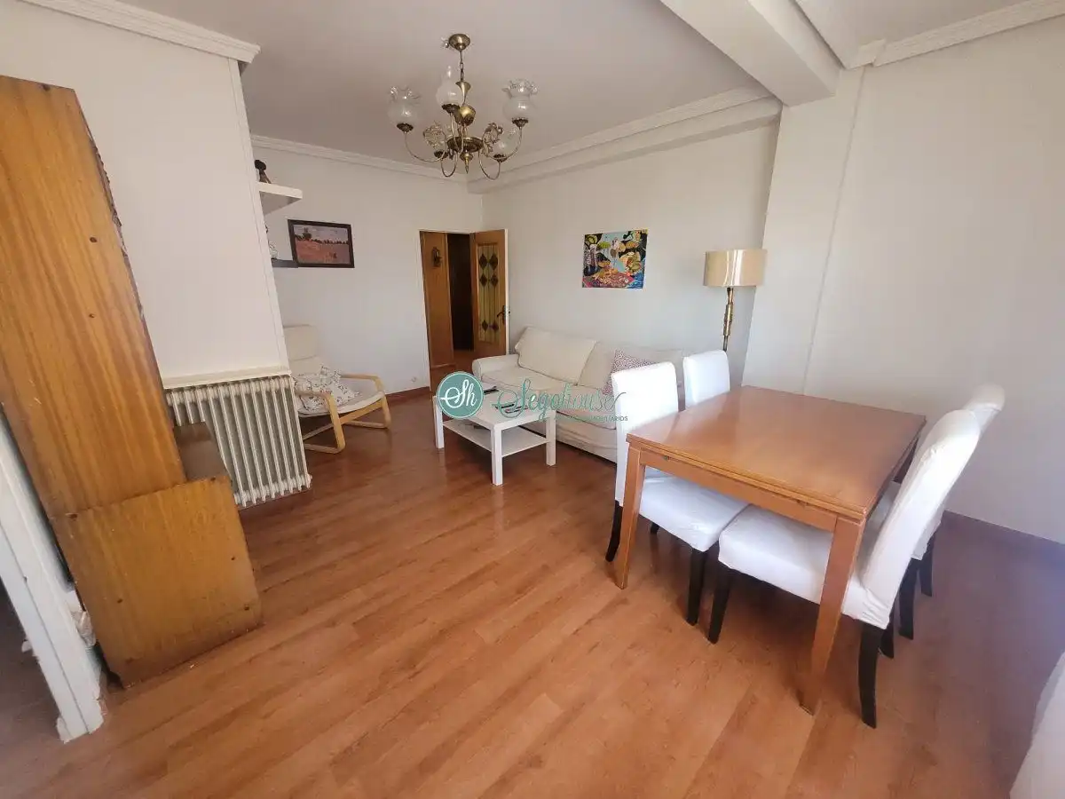 Sala de estar de Piso en venta en Segovia con Calefacción y Terraza