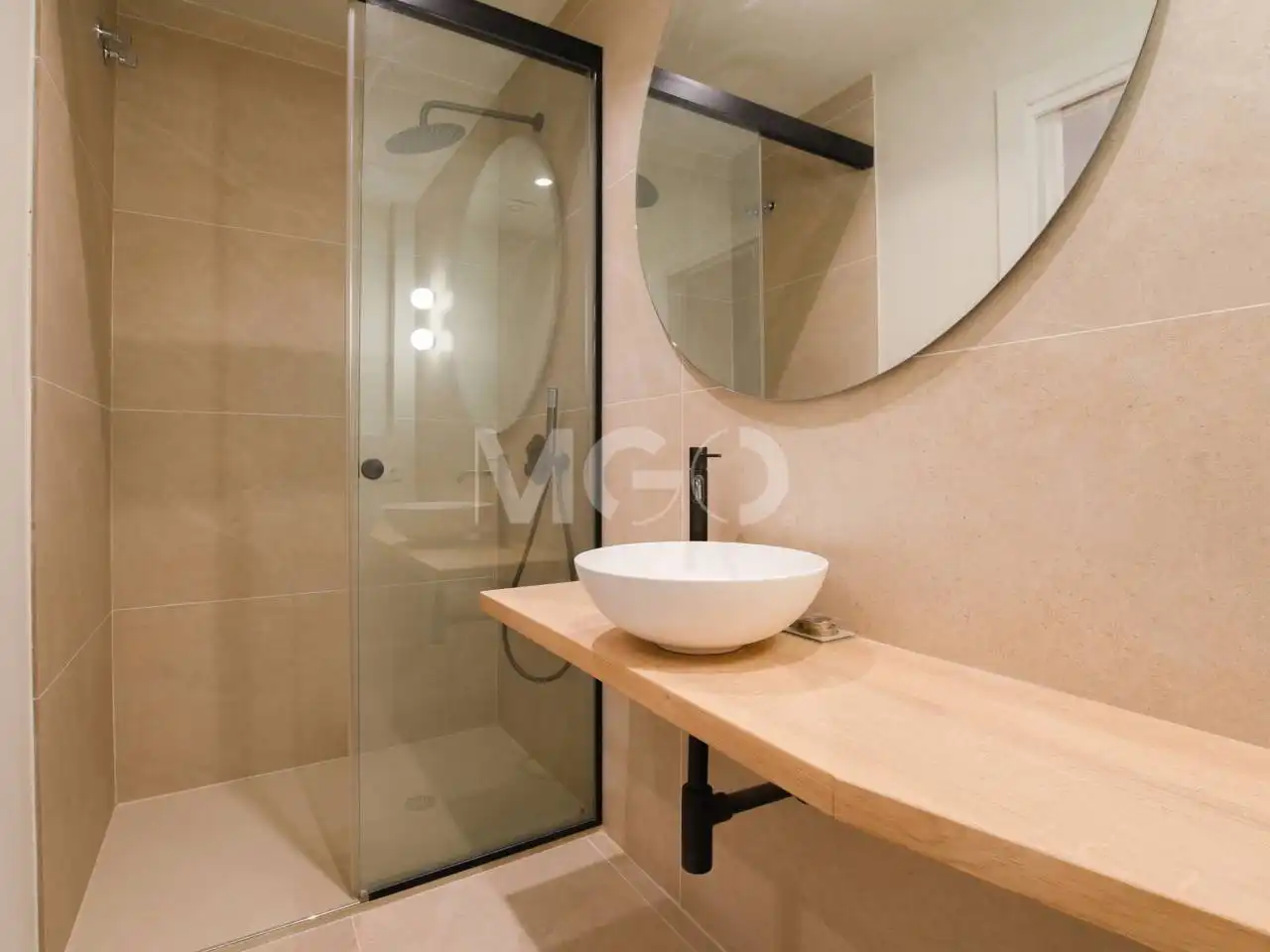 Baño de Piso en venta en Vic con Calefacción, Parquet y Terraza