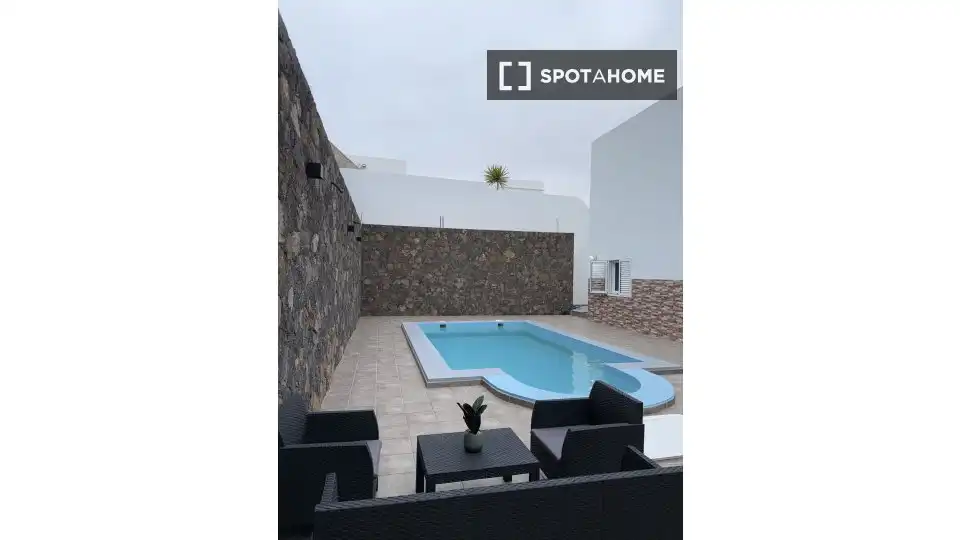 Vista exterior de Apartamento para compartir en Tinajo con Aire acondicionado, Terraza y Amueblado