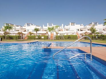 Appartement compact avec piscine à louer à Selwo