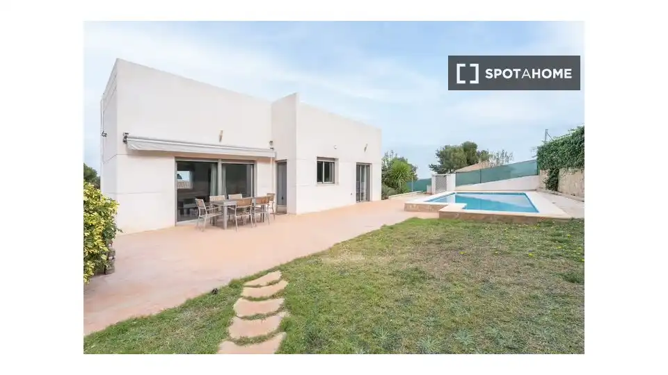 Vista exterior de Piso de alquiler en Valencia con Aire acondicionado, Calefacción y Amueblado