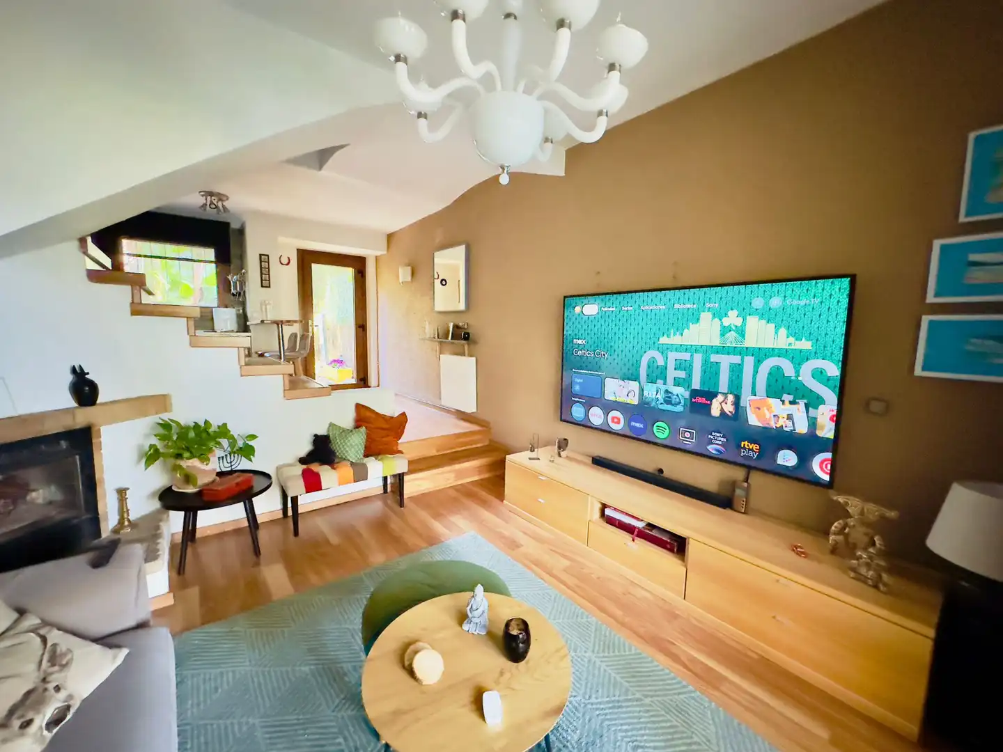 Sala de estar de Casa adosada en venta en L'Estartit con Aire acondicionado, Calefacción y Jardín privado