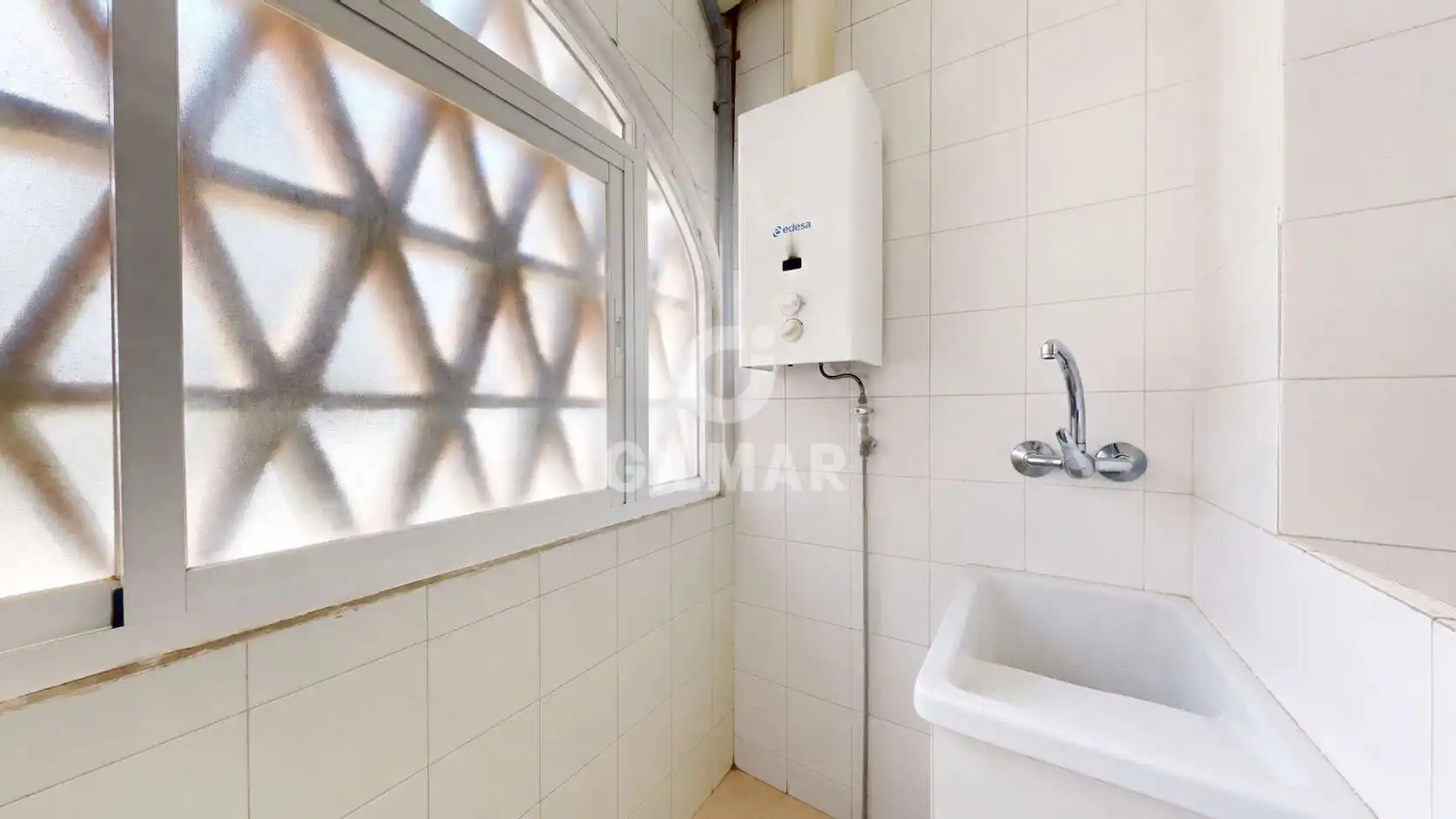 Baño de Casa adosada en venta en Fuengirola con Calefacción, Jardín privado y Piscina