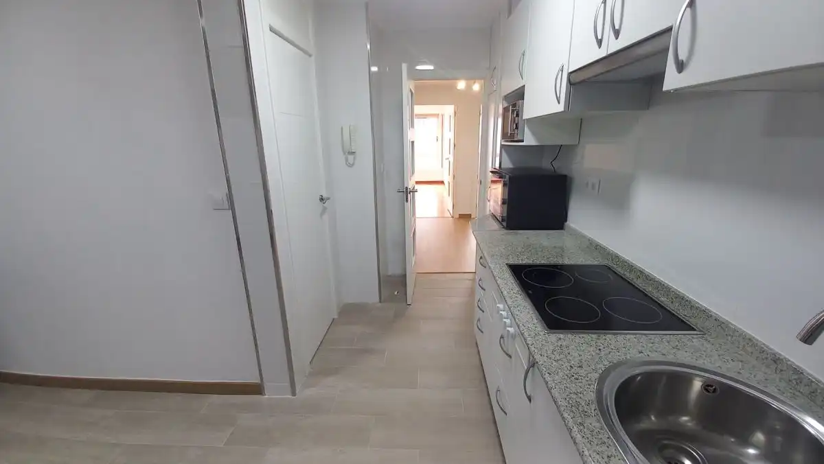 Küche von Wohnung zur Miete in A Coruña Capital  mit Heizung und Parkett