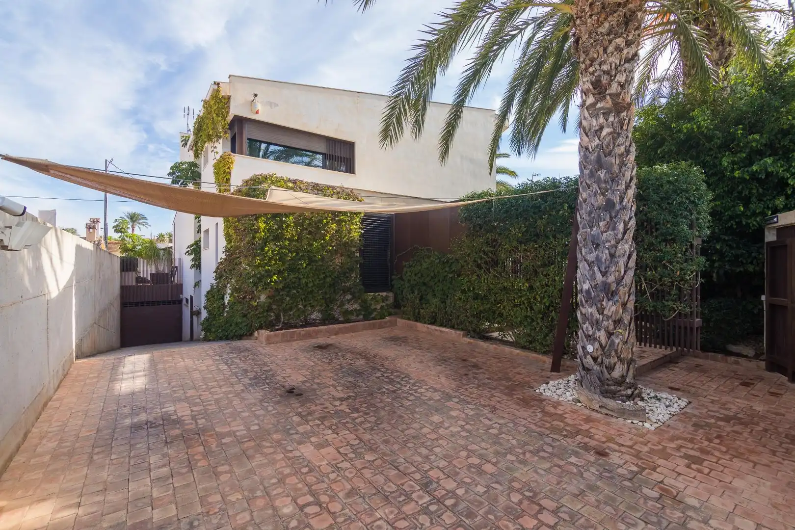 Außenansicht von Haus oder Chalet zum Verkauf in Elche / Elx mit Klimaanlage, Heizung und Privatgarten