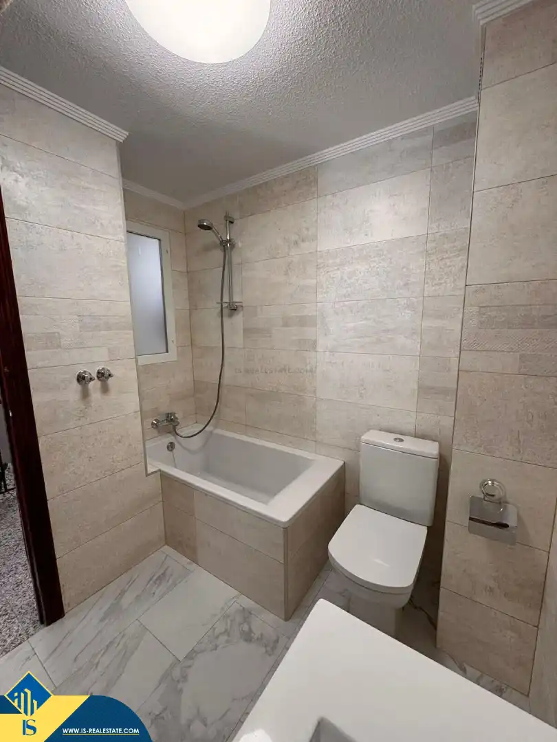 Bany de Dúplex en venda en Torrevieja amb Terrassa i Moblat