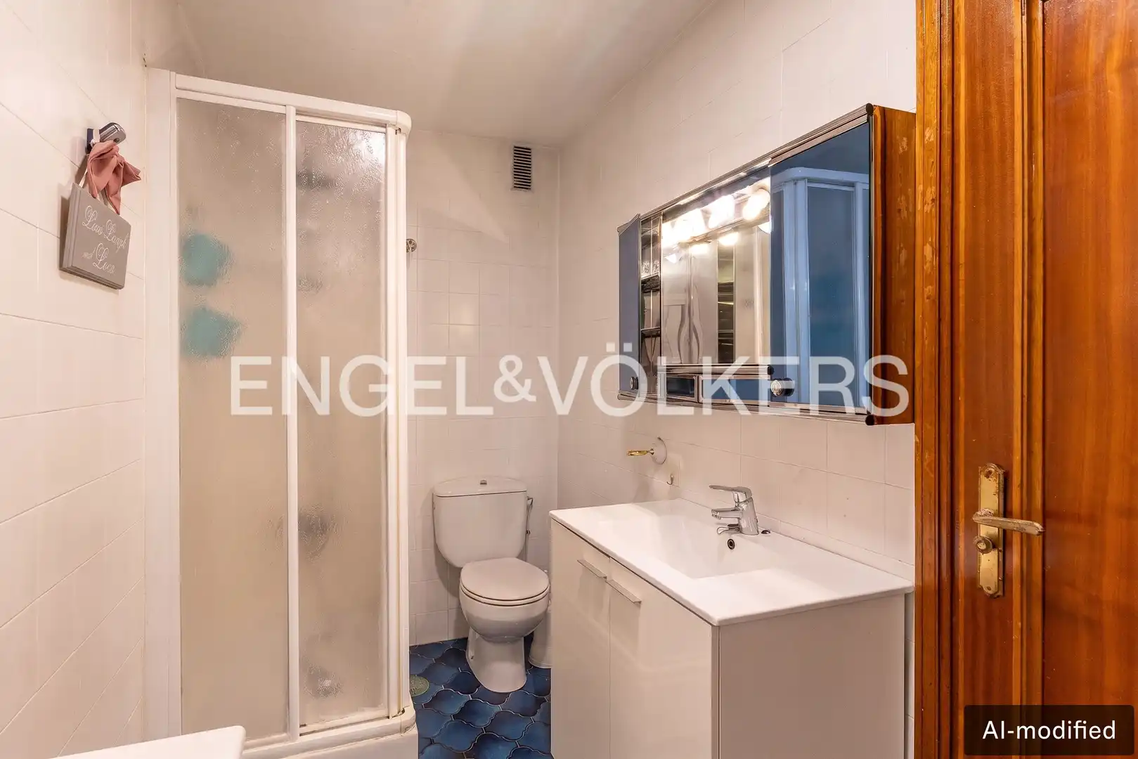 Badezimmer von Wohnung zum Verkauf in Madrid mit Heizung und Parkett