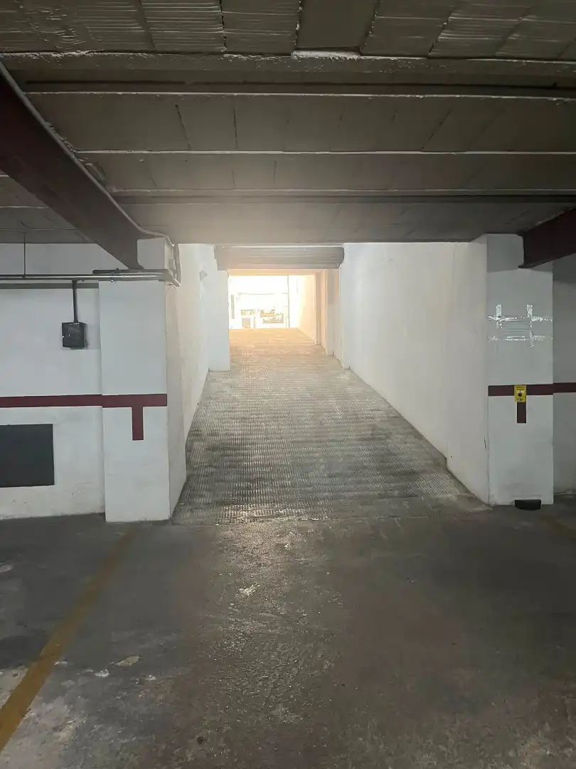 Motorradstellplatz zur Miete in Calle Juan Ramón Jiménez