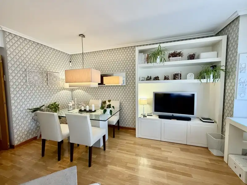 Comedor de Piso de alquiler en Madrid con Aire acondicionado, Calefacción y Jardín privado