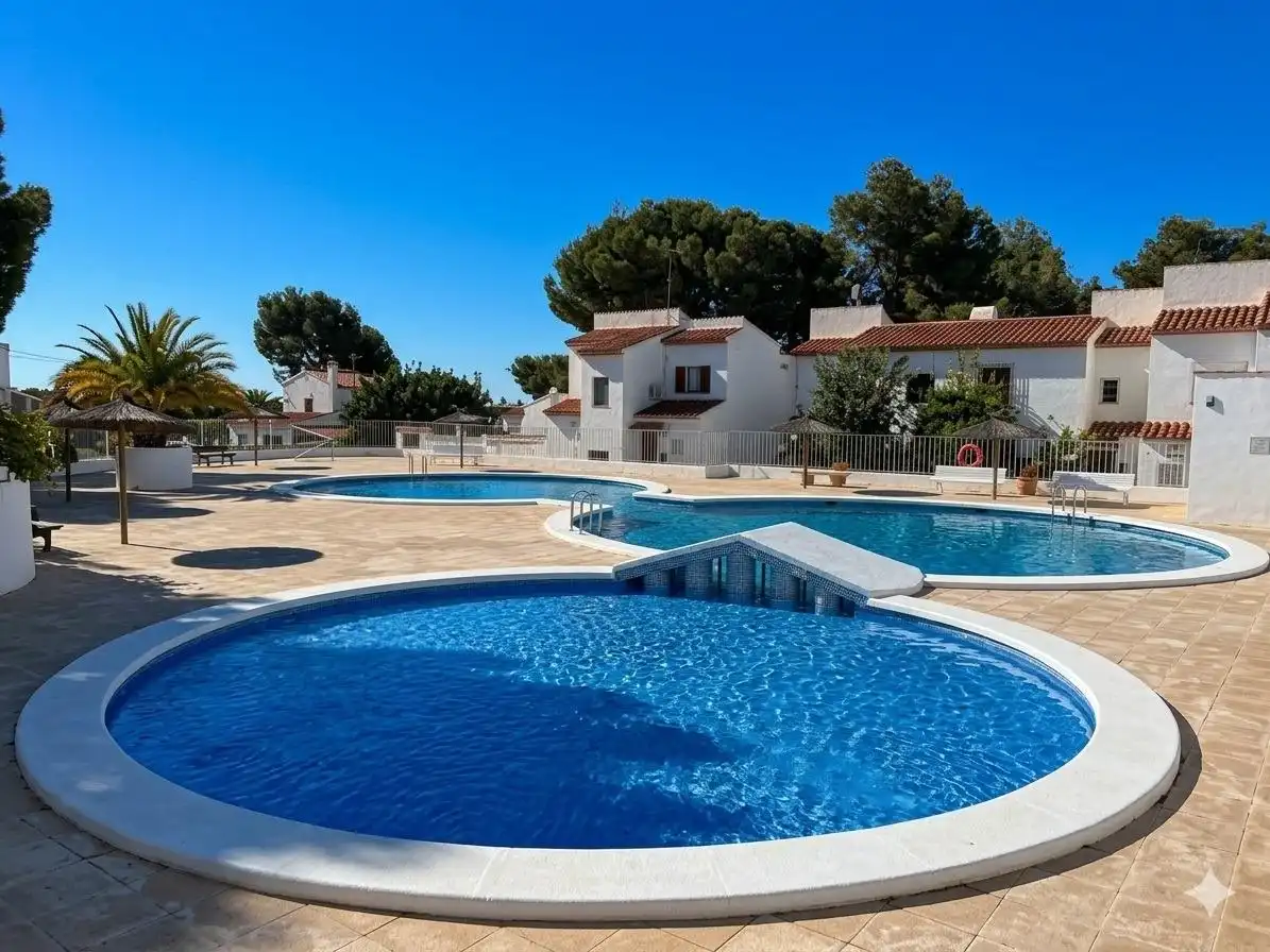 Piscina de Casa adosada en venta en La Nucia con Aire acondicionado, Jardín privado y Trastero