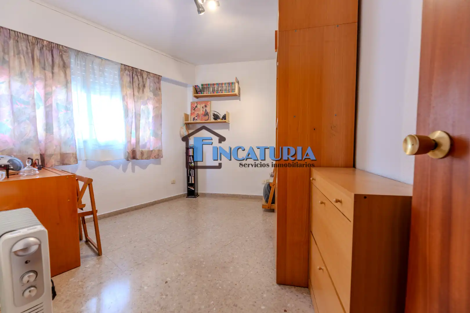 Schlafzimmer von Wohnung zum Verkauf in Mislata mit Klimaanlage, Abstellraum und Balkon
