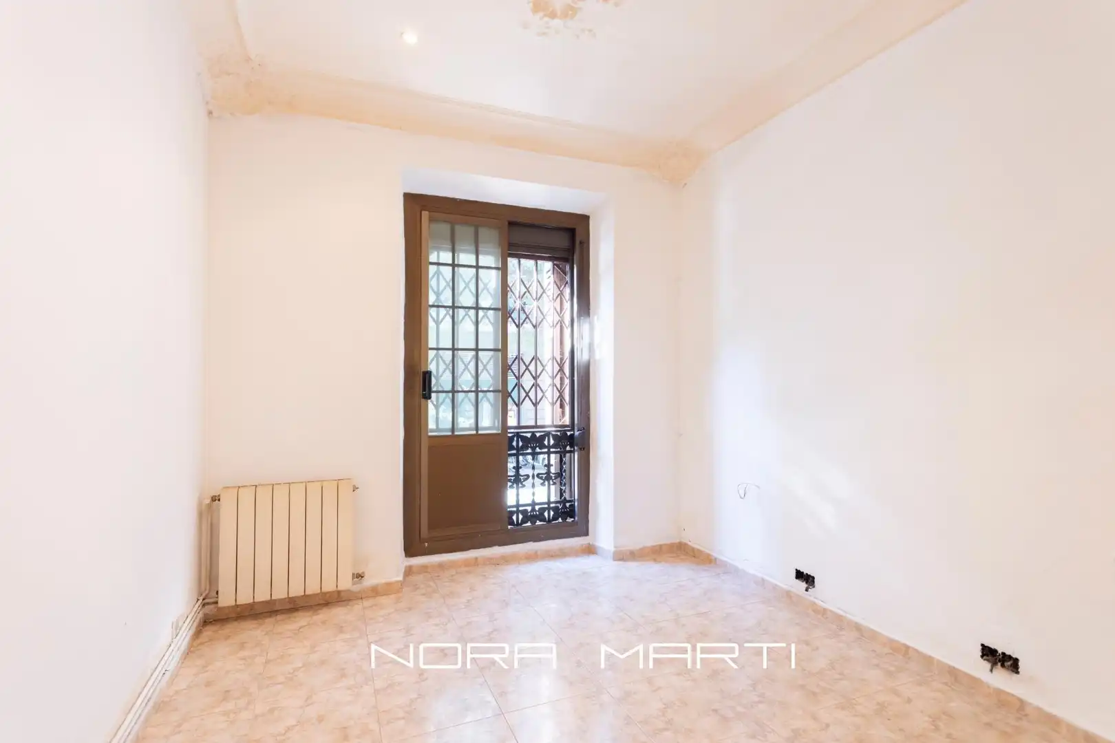 Habitación de Planta baja en venta en Eixample
