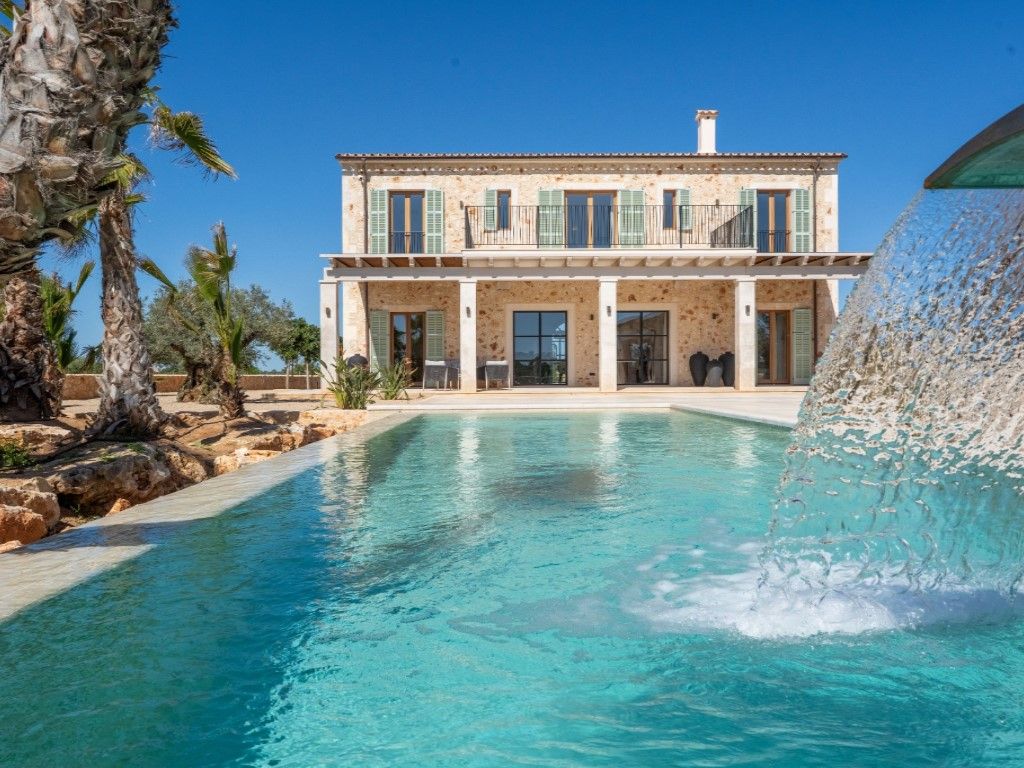 Vista exterior de Finca rústica en venda en Santanyí amb Aire condicionat, Jardí privat i Piscina