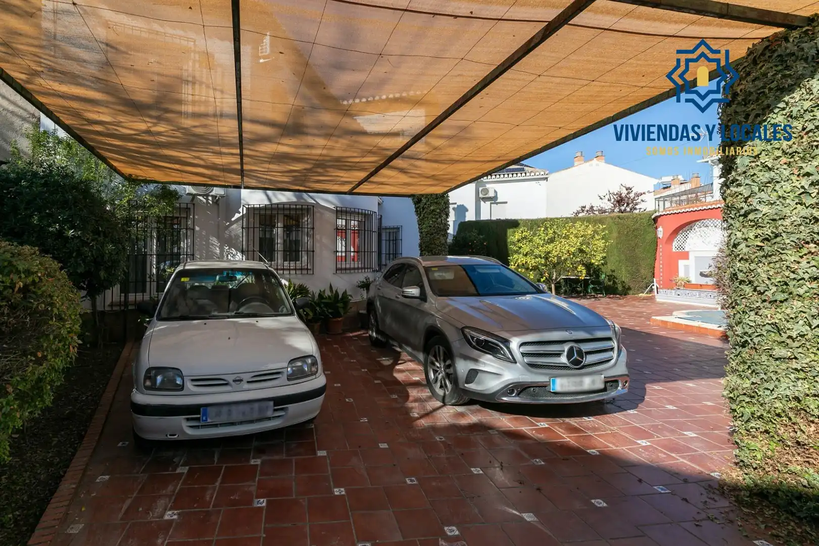 Parking of Houses for sale in Granada