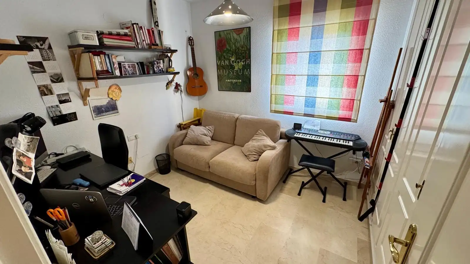 Sala de estar de Ático en venta en Benalmádena con Aire acondicionado, Terraza y Piscina comunitaria