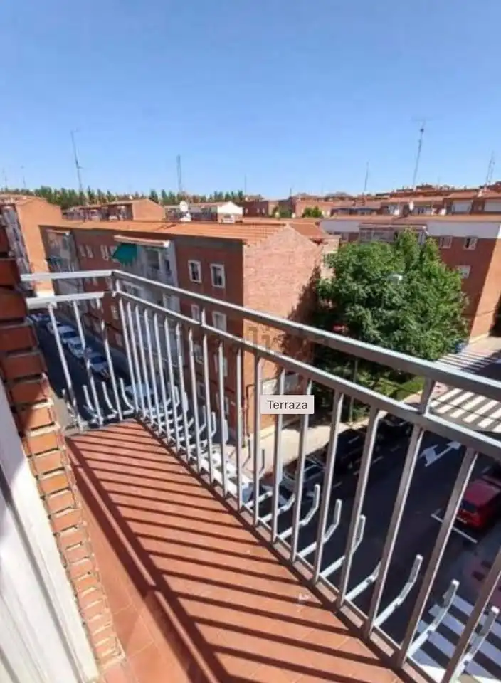 Terraza de Piso para compartir en Salamanca con Calefacción, Amueblado y Horno