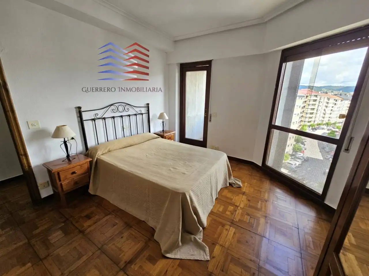 Habitación de Piso de alquiler en Ourense Capital  con Calefacción, Parquet y Trastero