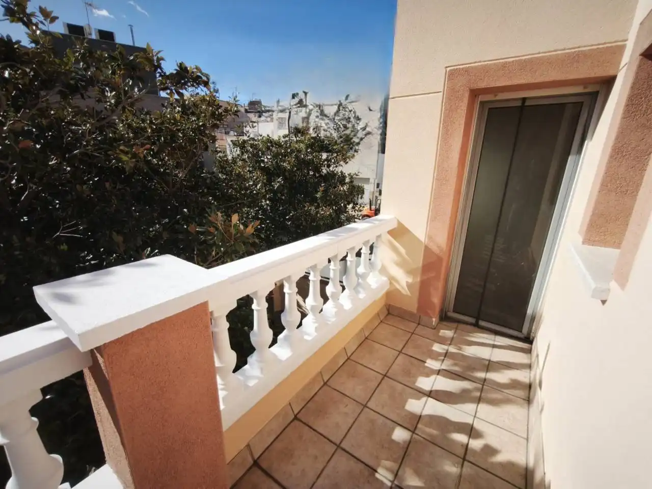 Terraza de Casa o chalet en venta en Santa Coloma de Gramenet con Aire acondicionado, Jardín privado y Parquet