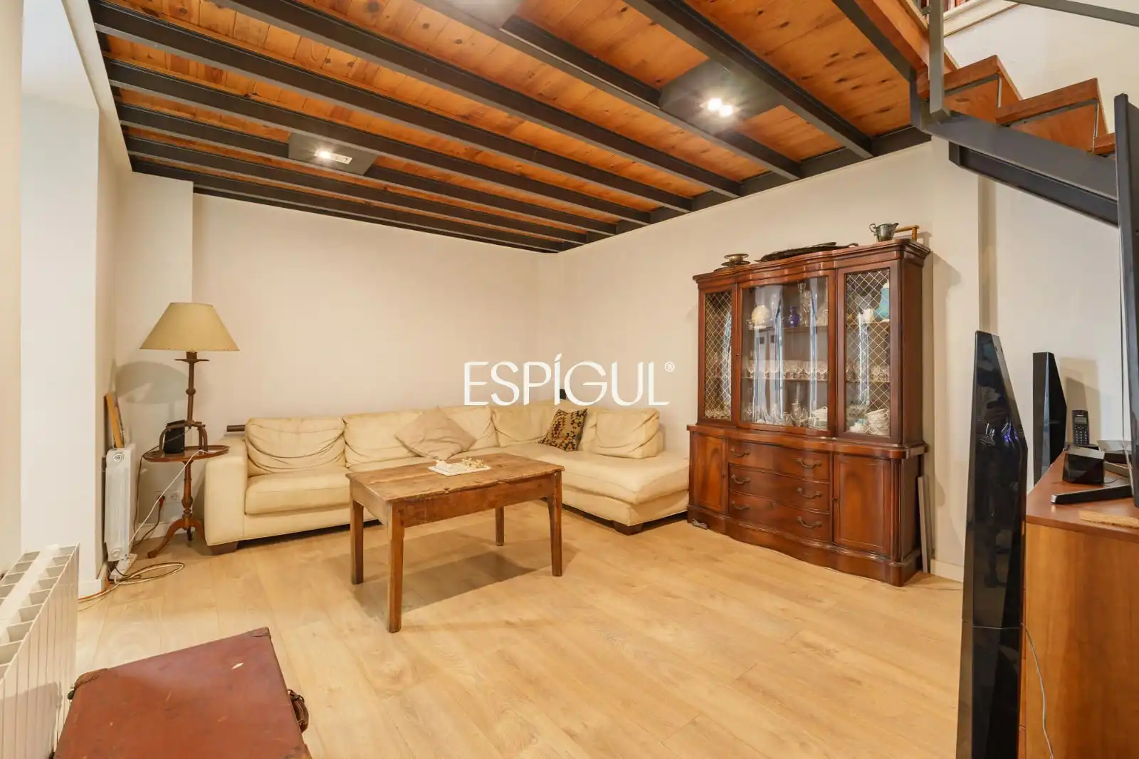 Sala d'estar de Dúplex en venda en Barcelona amb Calefacció, Parquet i Terrassa