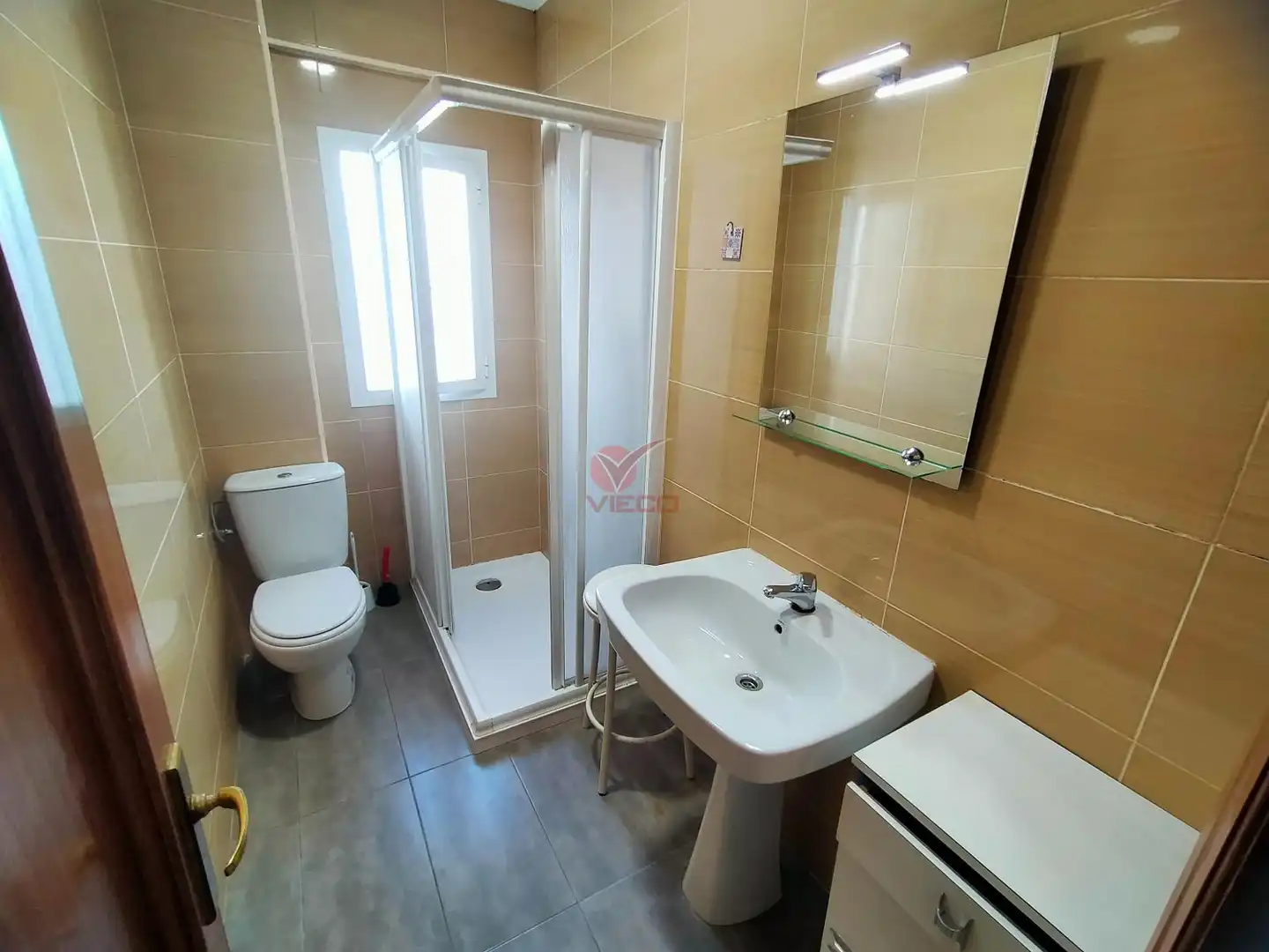 Bathroom of Flat for rent in Cuenca  with Heating and Furnished