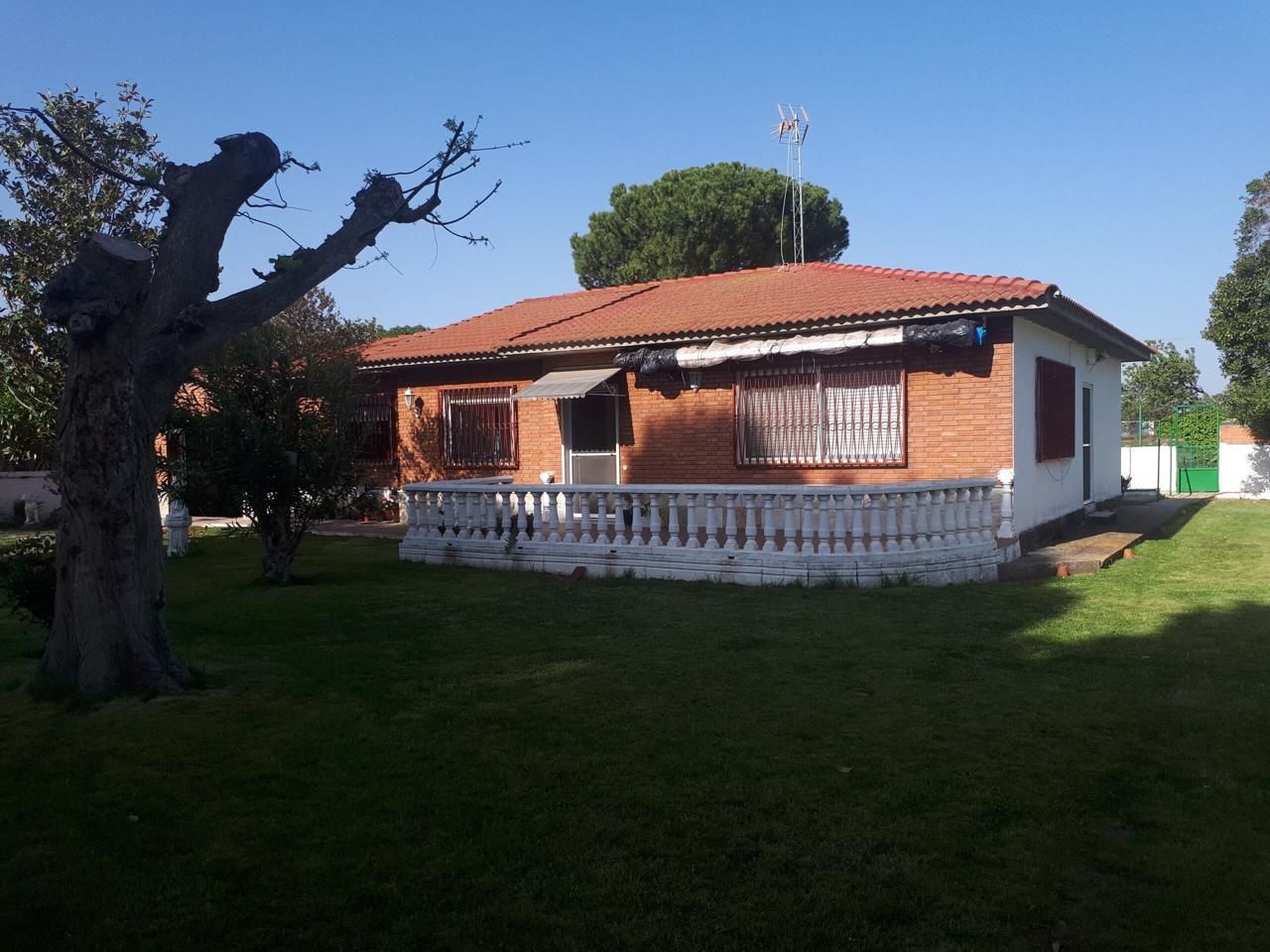 Vista exterior de Casa o xalet en venda en  Zaragoza Capital amb Aire condicionat, Calefacció i Jardí privat