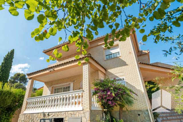 Casa-chalet en Venta en Carrer Manuel de Falla en Sant Vicenç Dels Horts