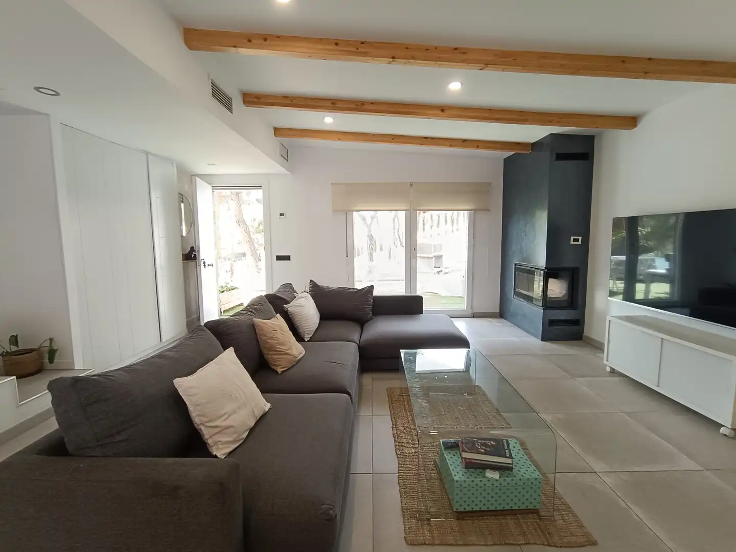 Sala d'estar de Casa o xalet en venda en Villanueva del Pardillo amb Aire condicionat, Calefacció i Jardí privat