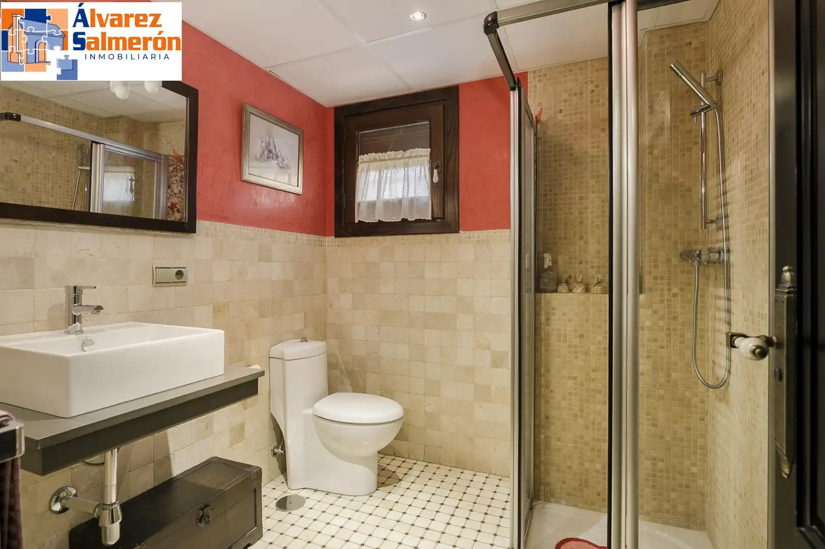 Baño de Casa o chalet en venta en La Zubia con Aire acondicionado, Calefacción y Jardín privado