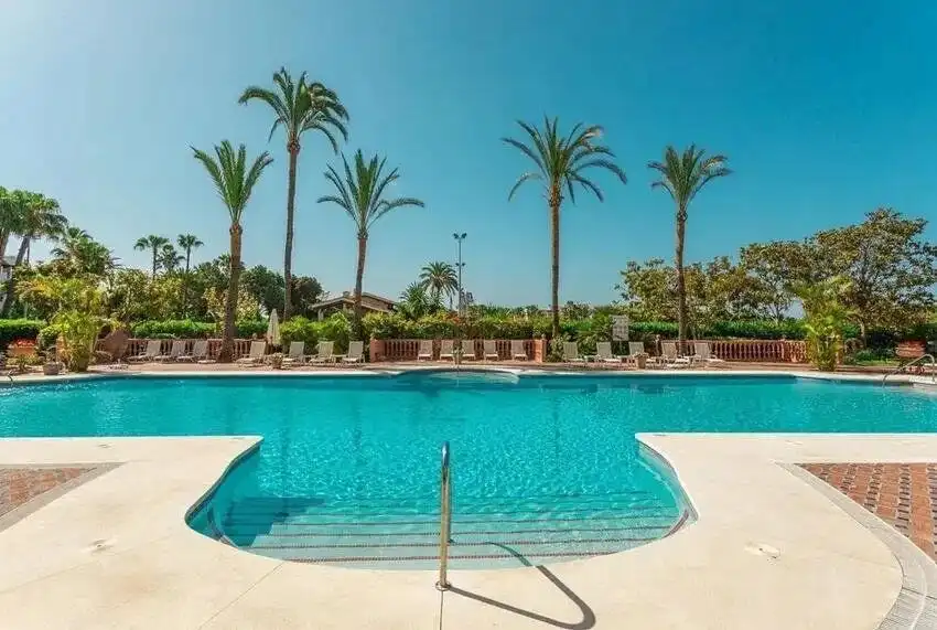 Swimming pool of Attic for sale in Marbella  with Air Conditioner, Heating and Private garden