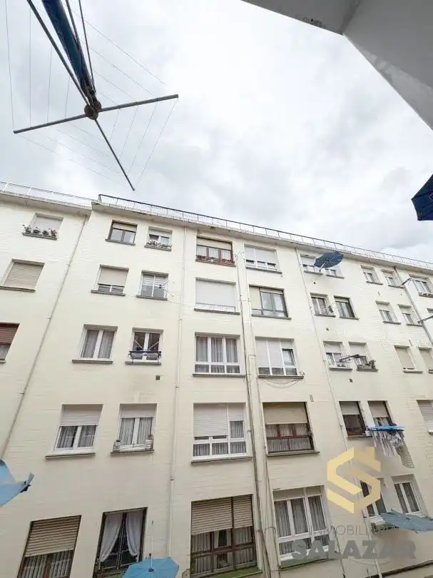 Vista exterior de Piso de alquiler en Bilbao  con Calefacción
