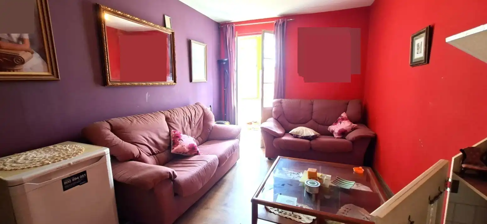 Sala de estar de Piso en venta en Cabezón de la Sal con Balcón