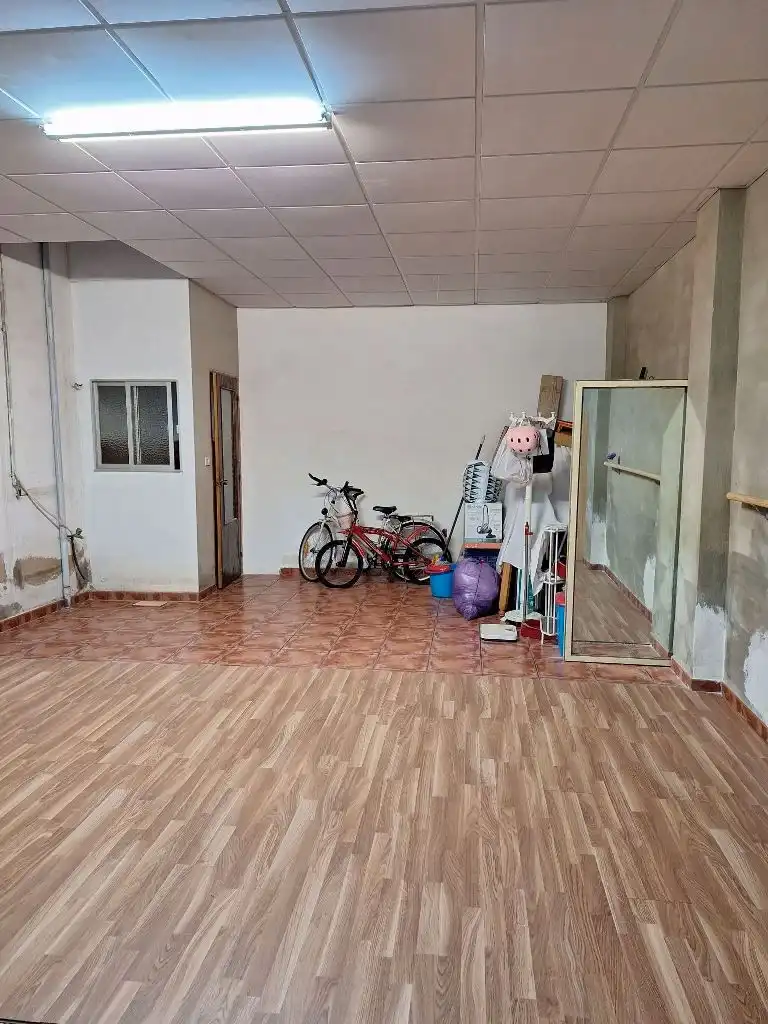 Local comercial en venta en Casc Urbà, imagen 2