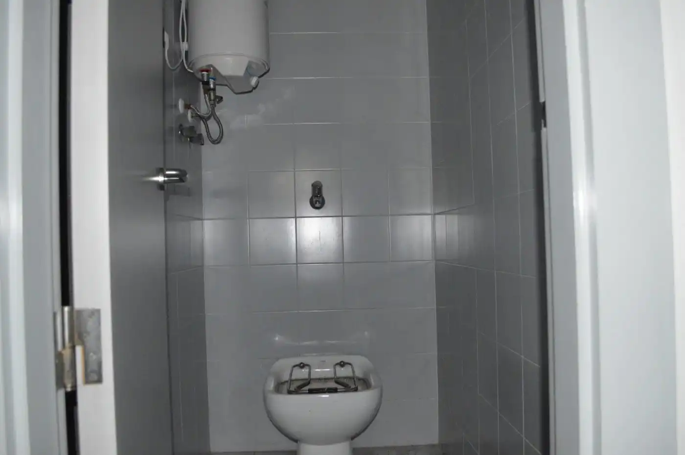 Badezimmer von Geschaftsraum zur Miete in Albolote mit Klimaanlage